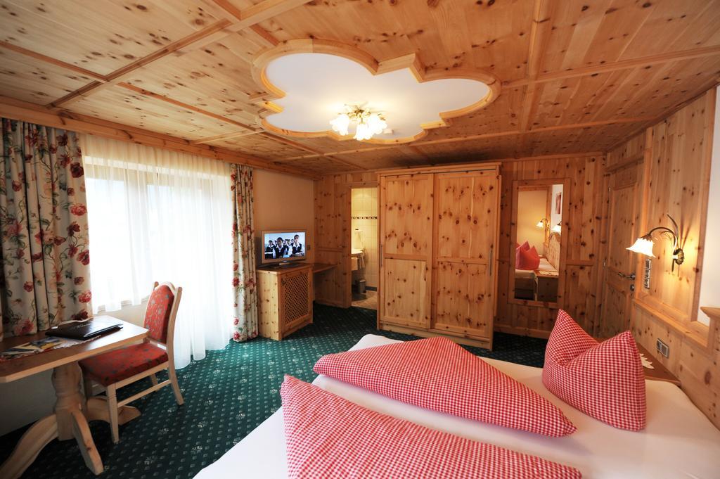 Hotel Garni Landhaus Platzer Целль-ам-Ціллер Екстер'єр фото