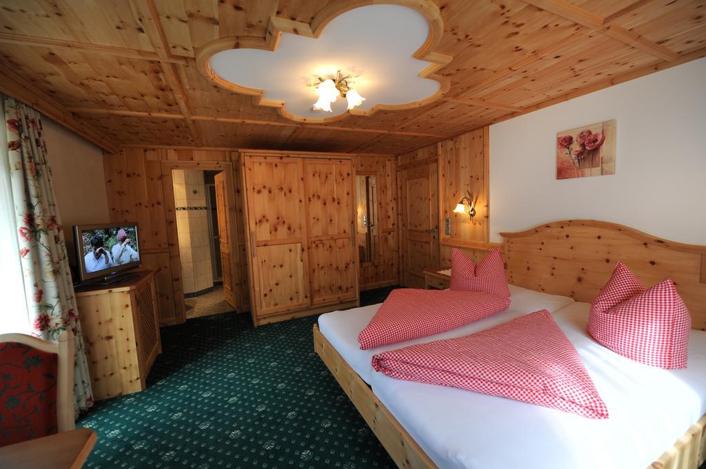 Hotel Garni Landhaus Platzer Целль-ам-Ціллер Екстер'єр фото